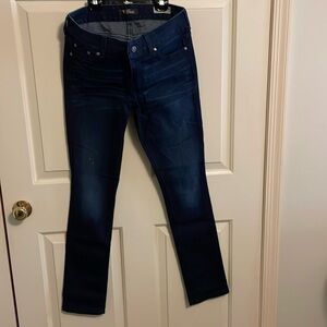 Medium rise, skinny fit, Guess dark blue jeans